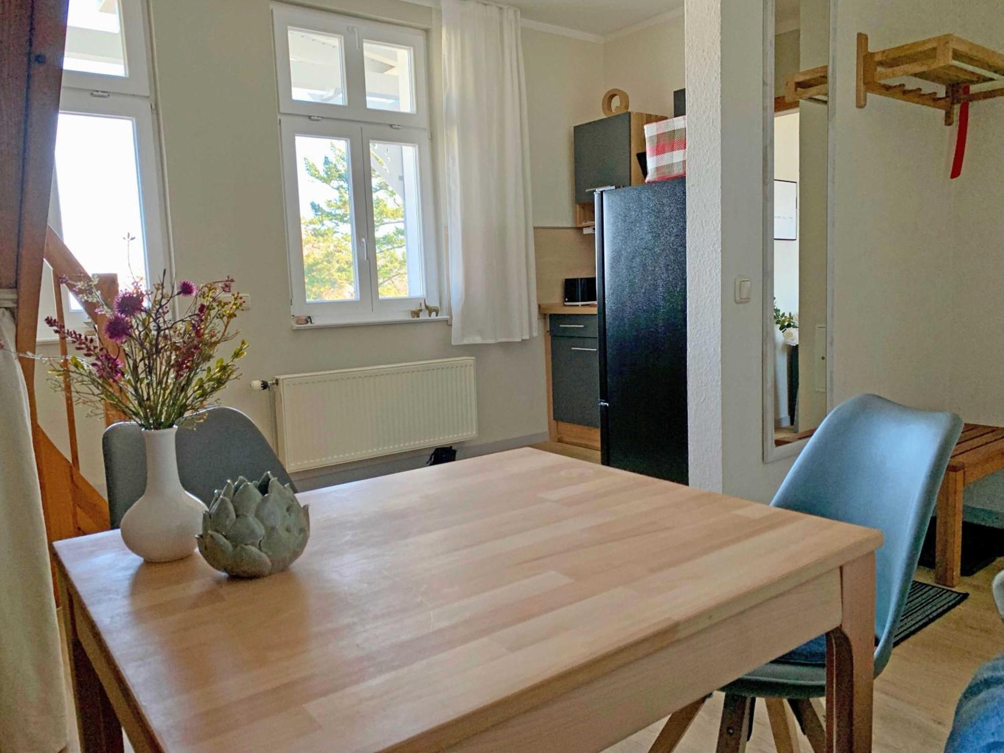 Ferienwohnung mit Meerblick und Schwimmbad Goehren  Exterior foto