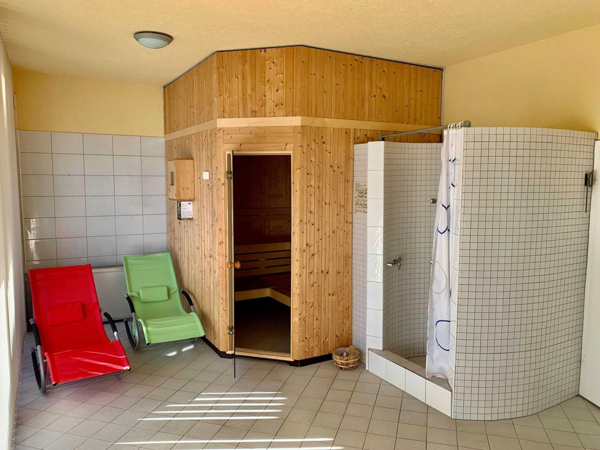 Ferienwohnung mit Meerblick und Schwimmbad Goehren  Exterior foto