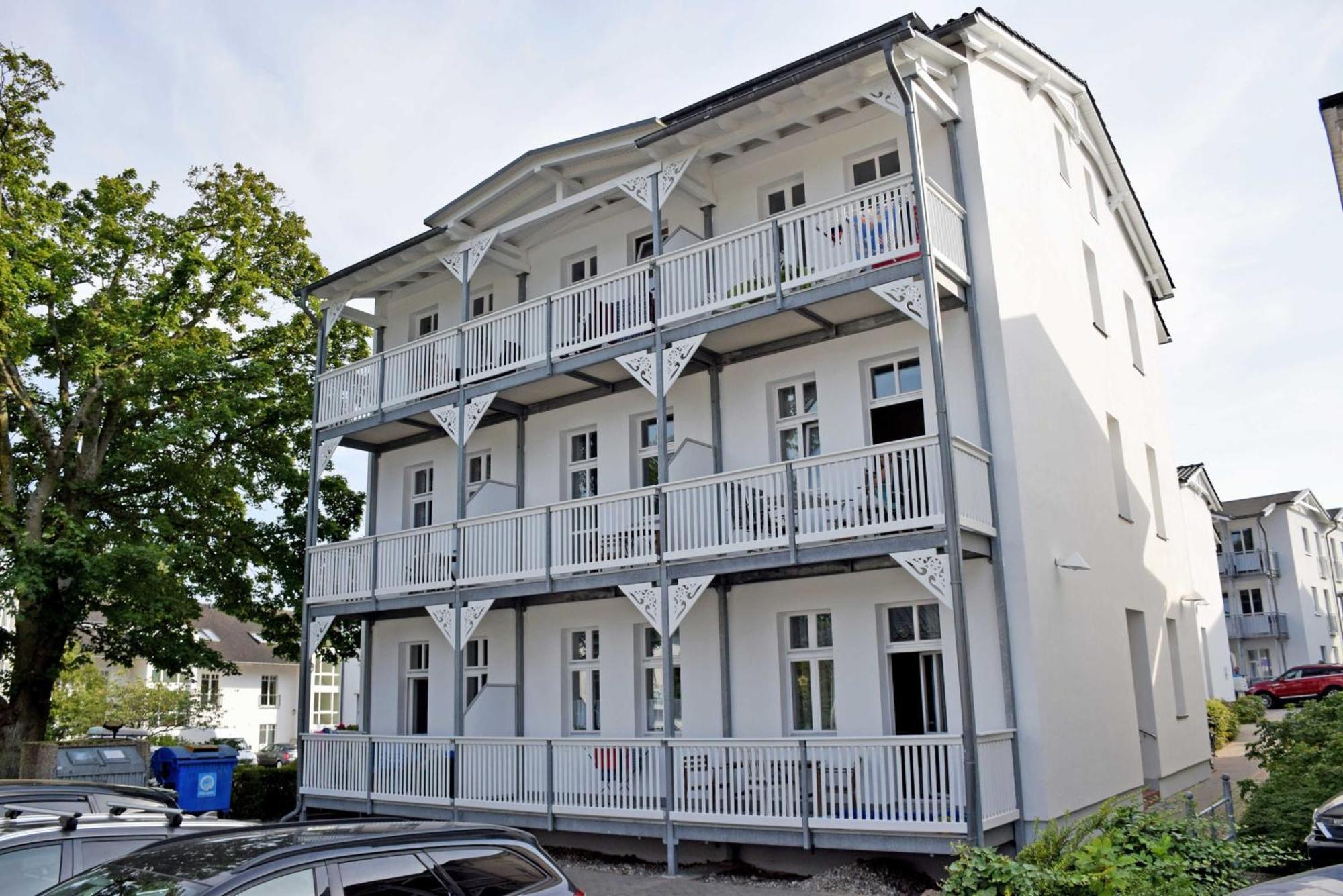 Ferienwohnung mit Meerblick und Schwimmbad Goehren  Exterior foto